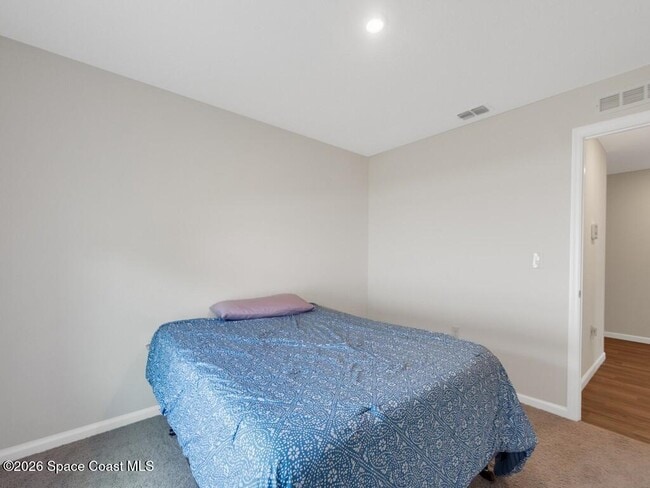 Building Photo - 301 Haines Rd SW