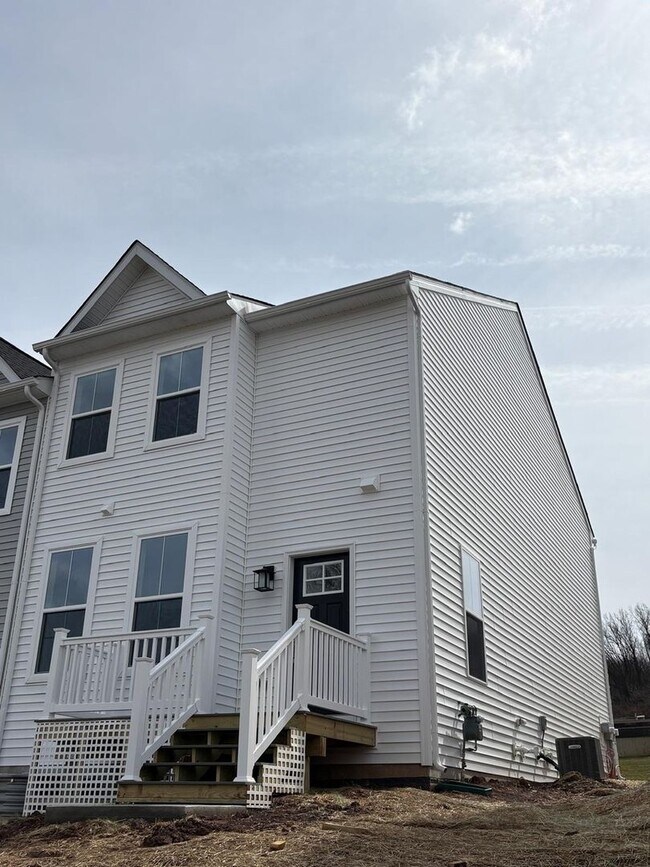 Building Photo - Brand new End Unit Spacious 3BR Townhome in Downingtown Ridge Community  *****LIMITED TIME FIRST ...
