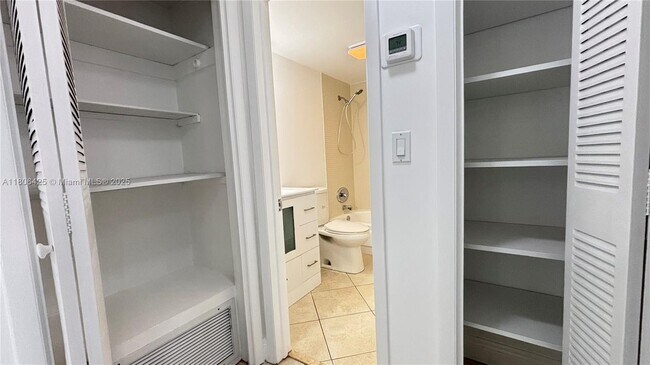 Building Photo - 4117 Bougainvilla Dr