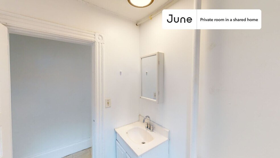 Building Photo - Room in Shared 4 bed/1 bath home in Allston