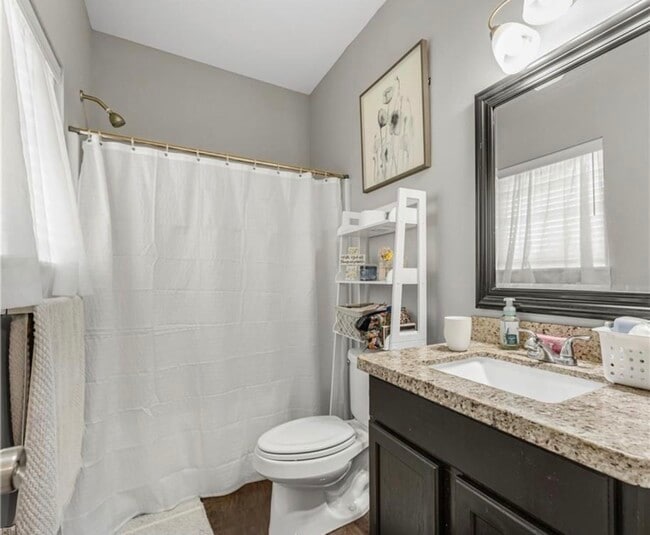 Building Photo - 410 Montclair Ave