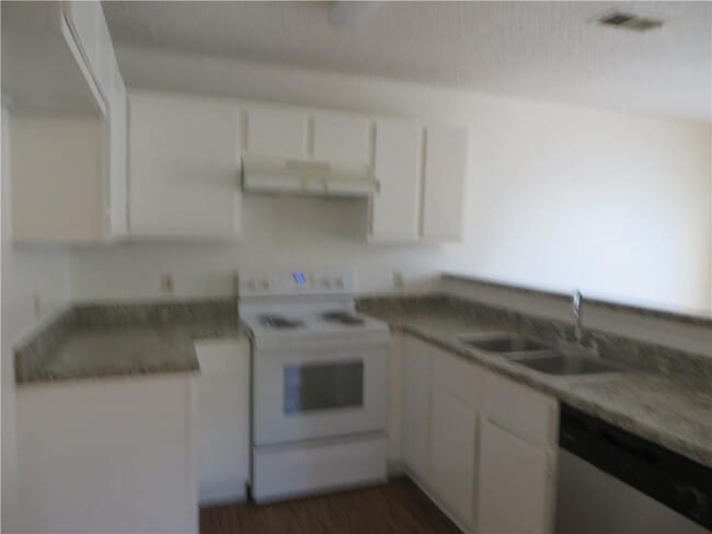 Building Photo - 2217 Katy Ln