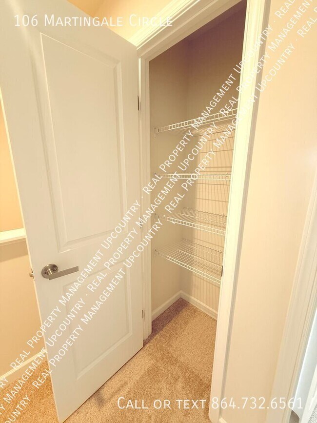 Building Photo - 106 Martingale Cir