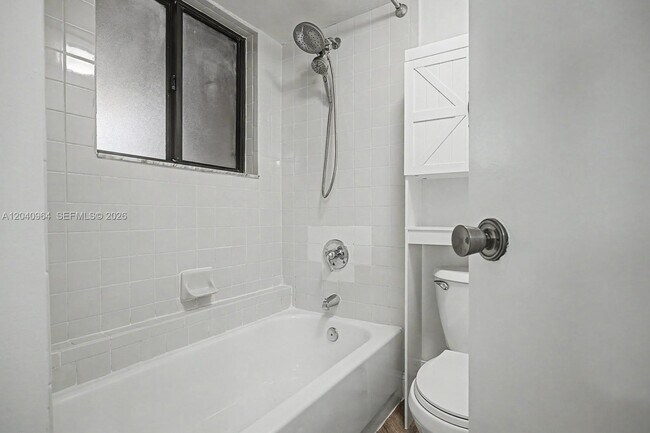 Building Photo - 15575 Miami Lakeway N