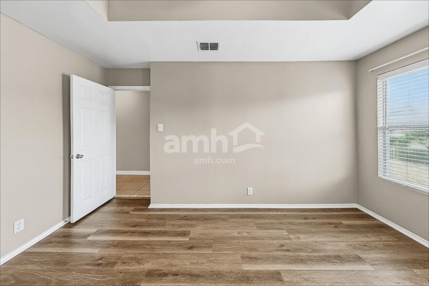 Building Photo - 723 Rodeo Ranch