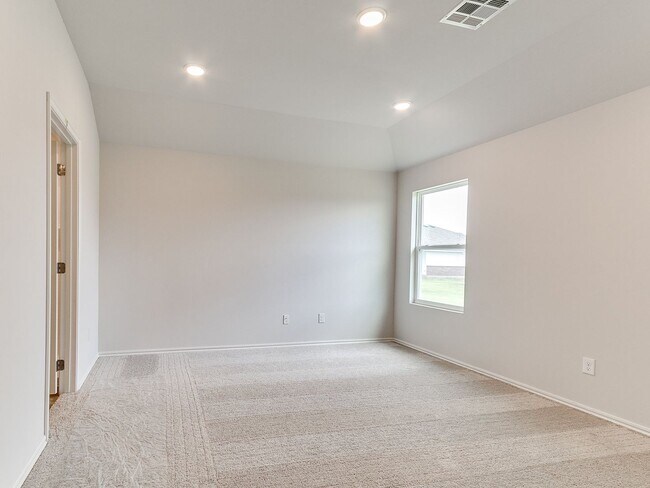 Building Photo - New Mustang Home!