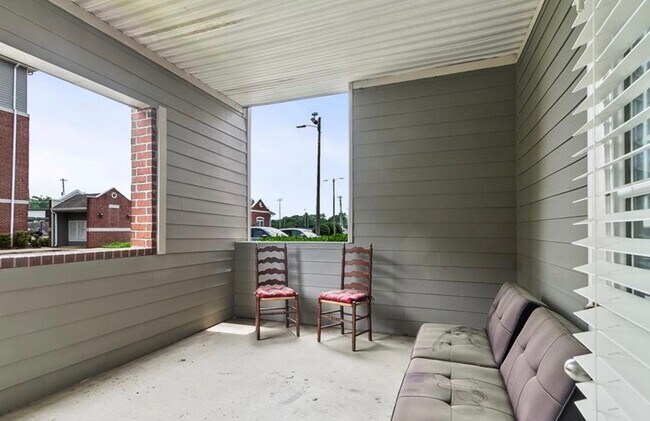 Building Photo - 2 bedroom, 2 bath Condo available Fall ‘25