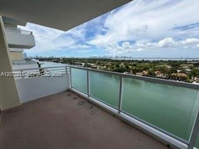 Building Photo - 5600 Collins Ave