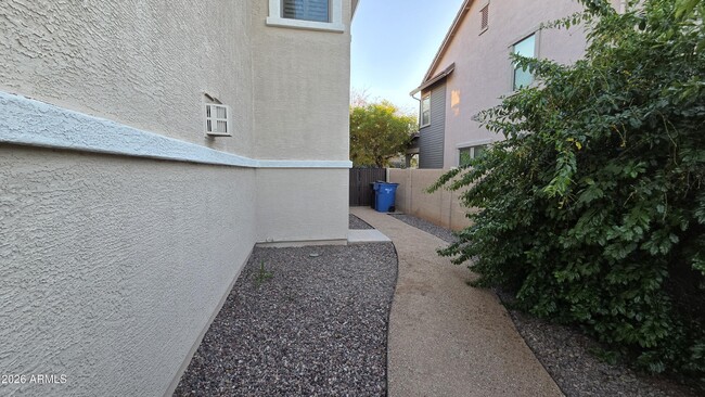 Building Photo - 3540 E Mesquite St