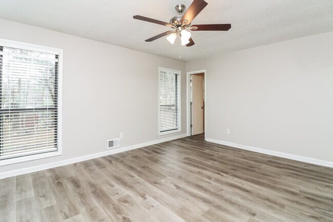 Building Photo - 3035 Sumit Wood Dr NW