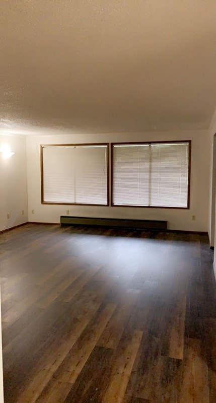 Building Photo - 305 La Villa Dr