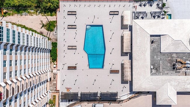 Building Photo - 1985 S Ocean Dr