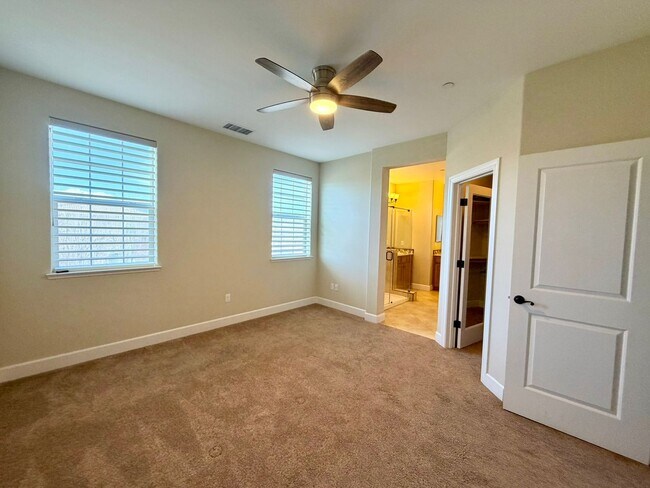 Building Photo - 1991 Wind Ranch Rd