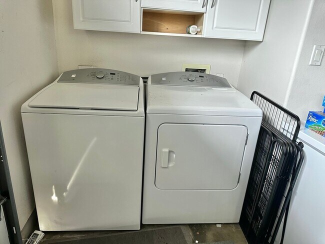 Building Photo - Modern & Custom 3 Bedroom / 2.5 Bathroom House in The Cottages At Kehalani! Pet friendly!