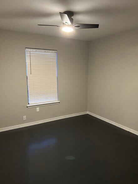 Building Photo - 111391 S 4179 Rd