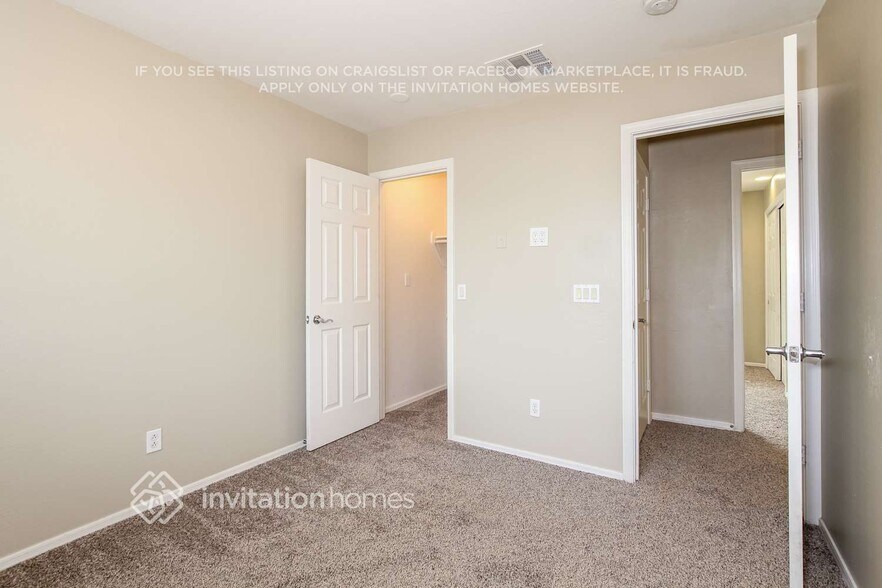 Building Photo - 1733 S 156th Ave