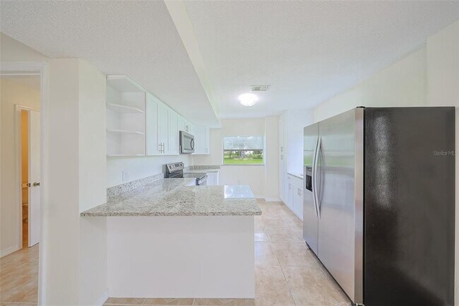 Building Photo - 2417 S 66th St