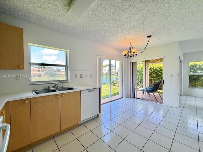 Building Photo - 7557 SW 164th Ct