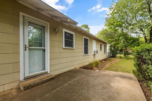 Building Photo - 5217 Deavers Ln