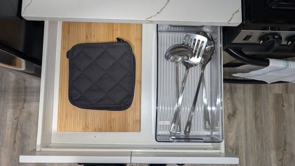 Building Photo - 1626 Union Turnpike