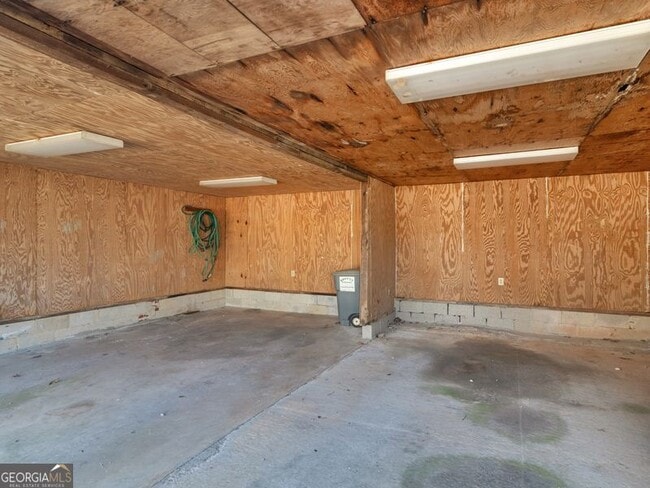 Building Photo - 9300 Floyd Rd