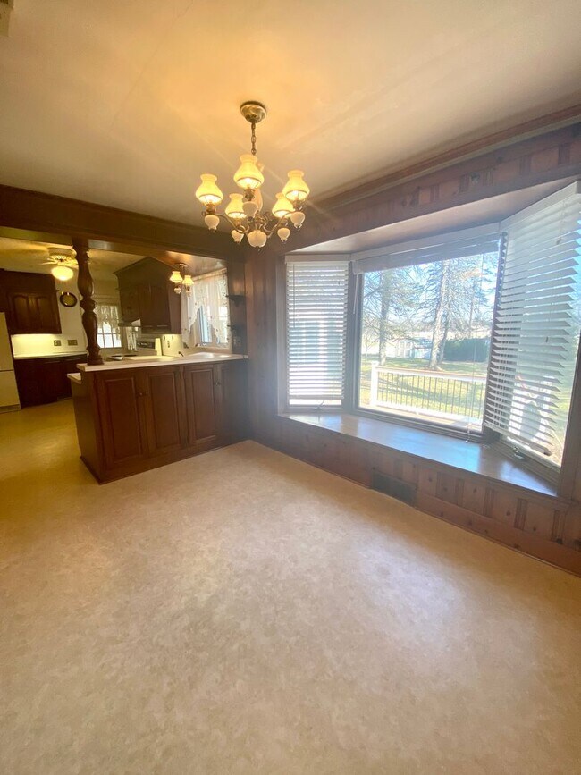 Building Photo - Gorgeous 2 Bedroom, 2 Bathroom Home!