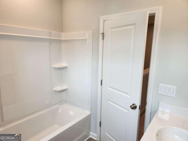 Building Photo - 821 York Aly