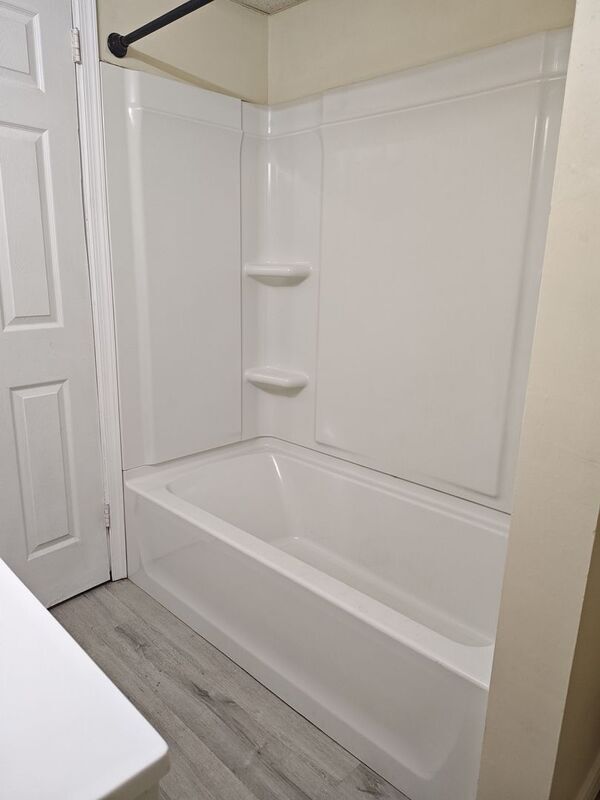 Building Photo - 850-850 Capouse Ave