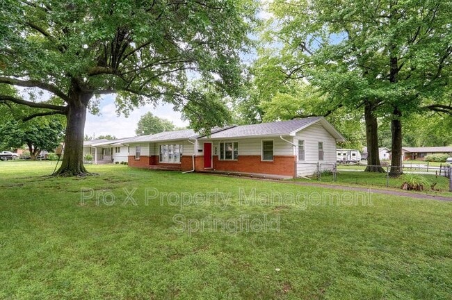 Building Photo - 906 N Belview Ave