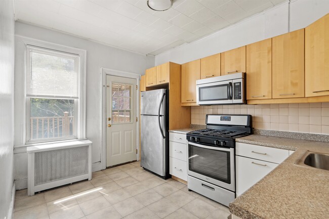 Building Photo - 37 64th St