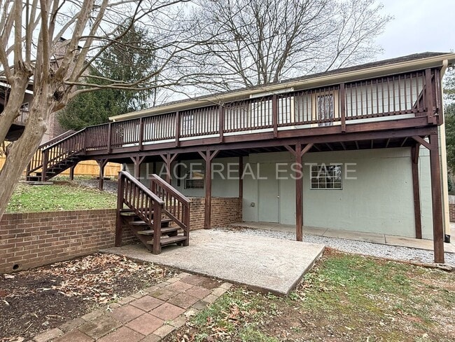 Building Photo - 4 BEDROOM, 3.5 BATHROOM HOME IN BEXHILL!