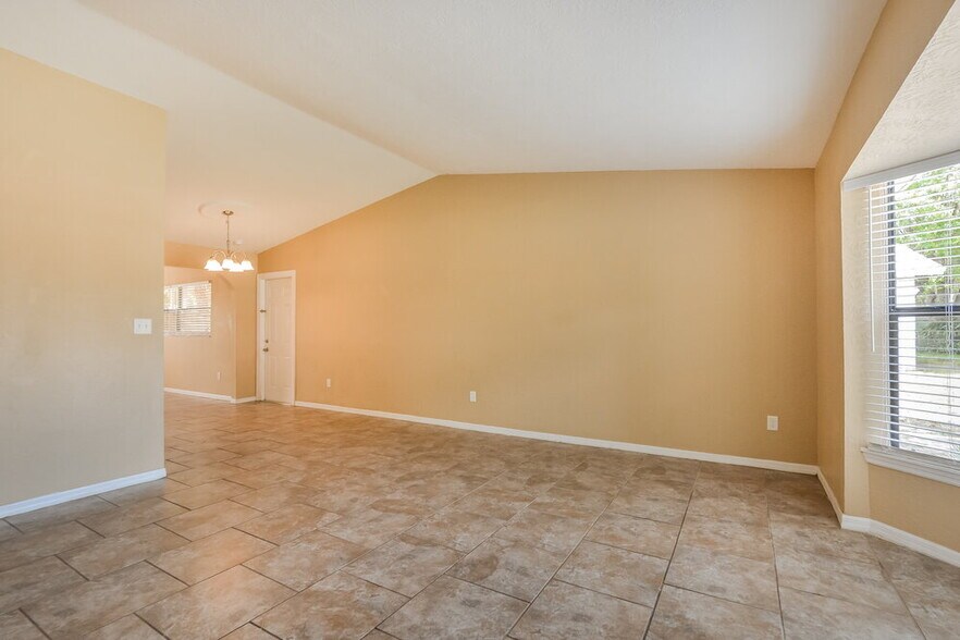 Building Photo - 3645 E Powder Horn Rd