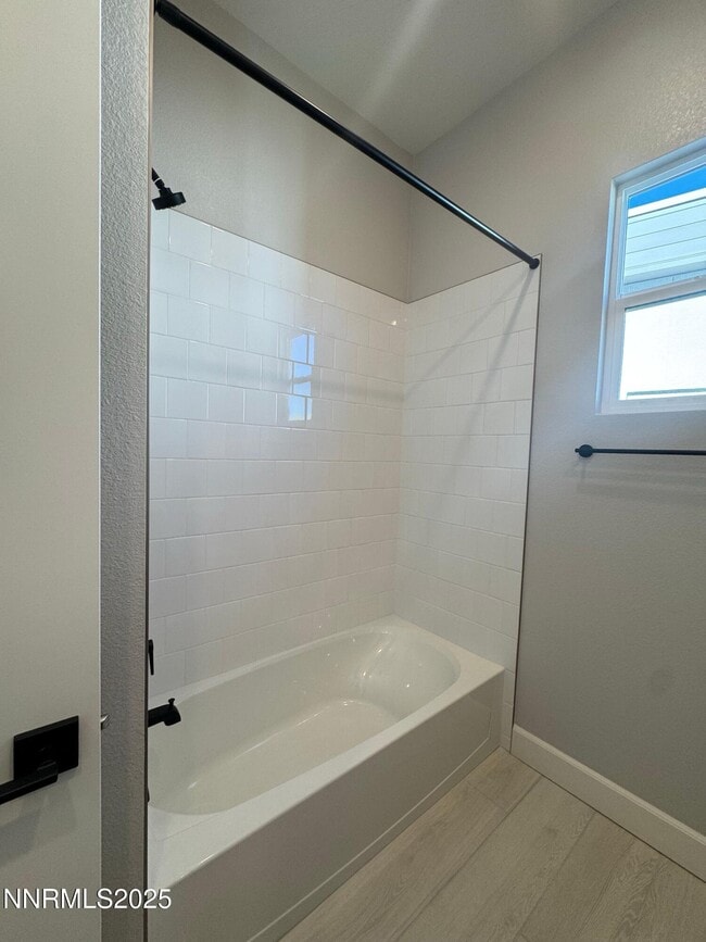 Building Photo - 1521 Golf Club Dr