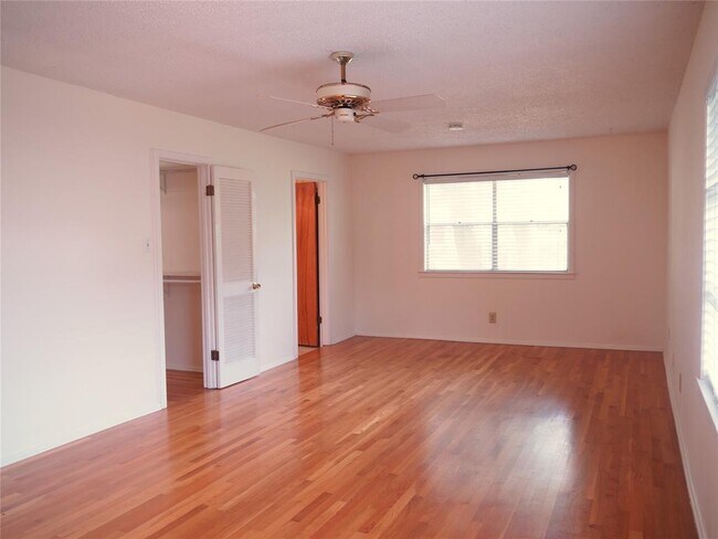 Building Photo - 2506 Addison Ave