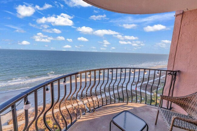 Building Photo - 2406 N Ocean Blvd