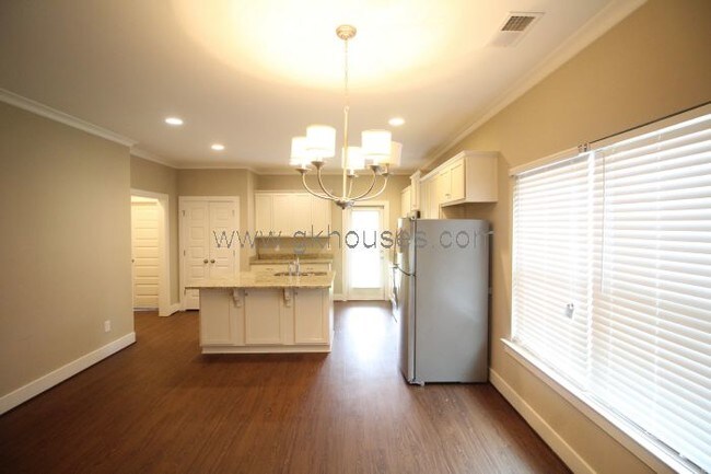 Building Photo - 5525 Park Side Rd