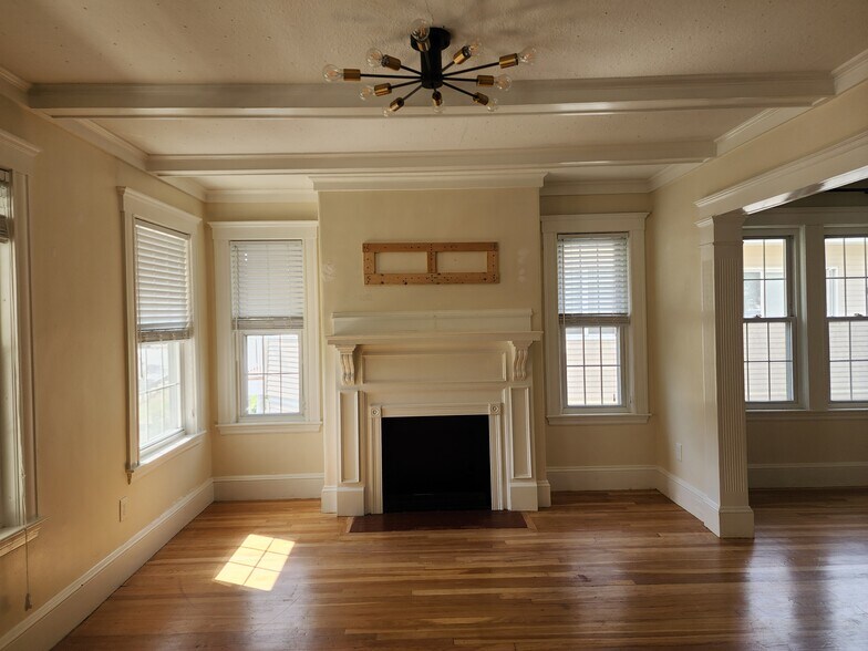 Building Photo - 2218 Mystic Valley Pky