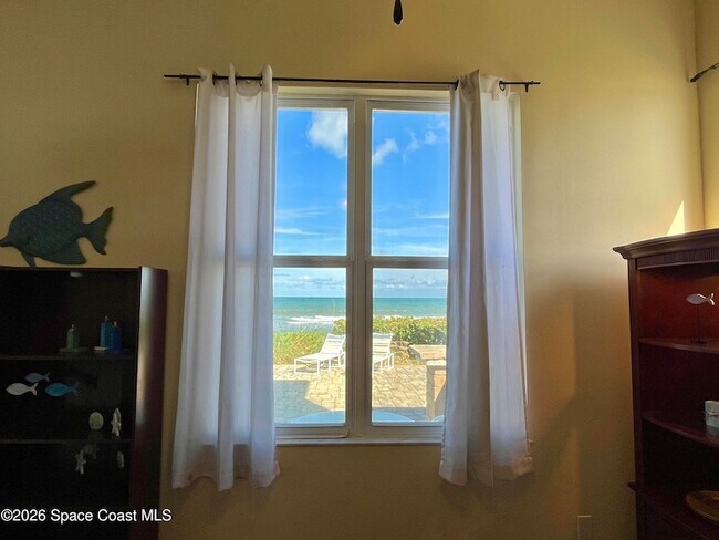 Building Photo - 799 Shell St