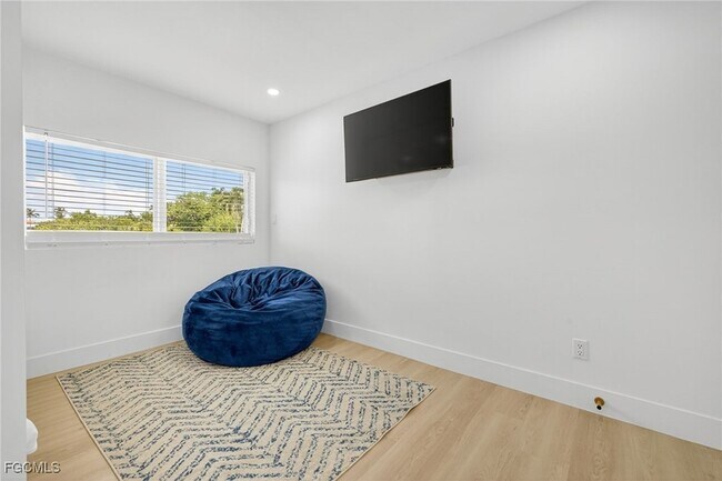 Building Photo - 1377 Sand Castle Rd