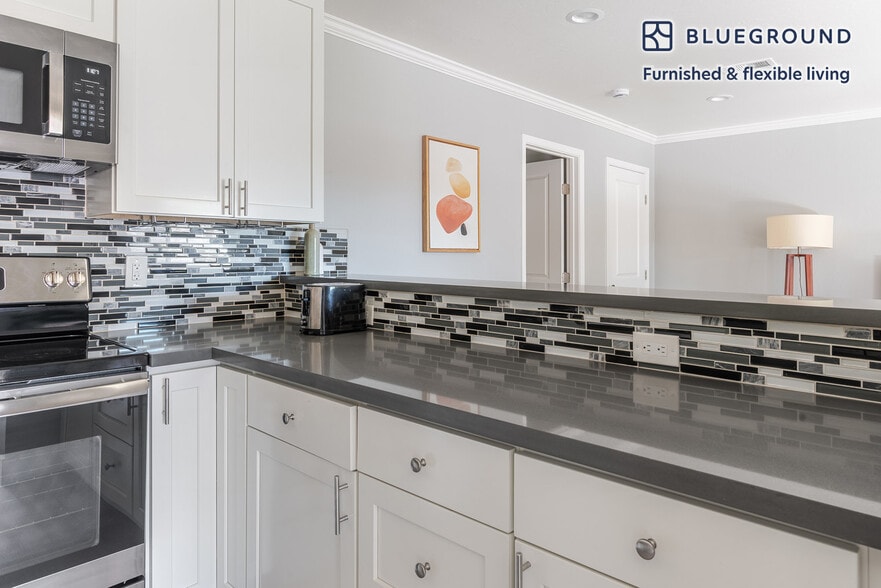 Building Photo - 848 Jordan Ave