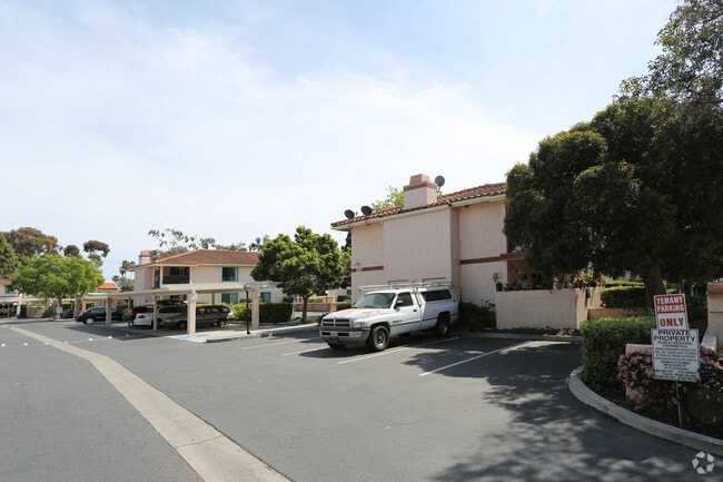 Building Photo - Garden Estates