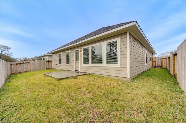 Building Photo - 3939 Sugardale St