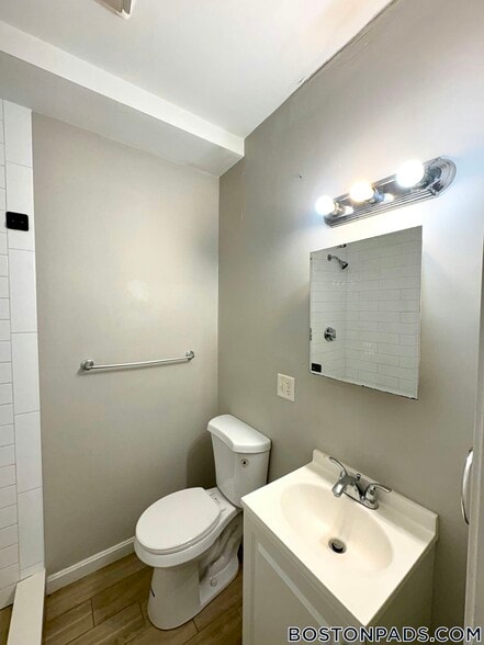 Building Photo - 4 Kingsley Terrace