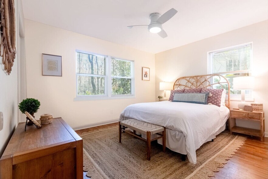 Building Photo - 318 SW 27th St