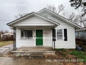 Building Photo - 1006 N. D Street-