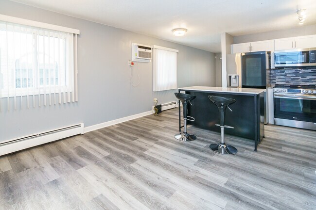 Building Photo - 3016 Pleasant Ave