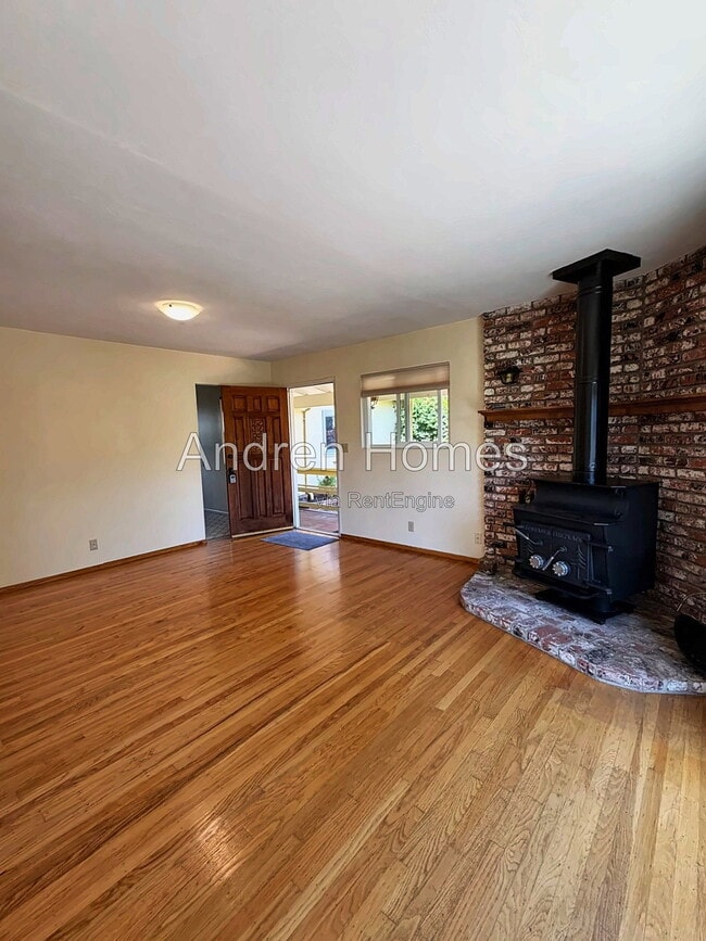 Building Photo - 501 Spruce St