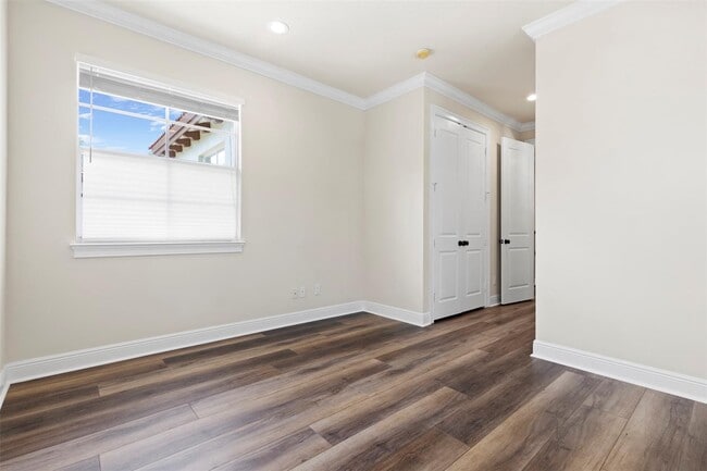 Building Photo - 105 Via Floresta Dr