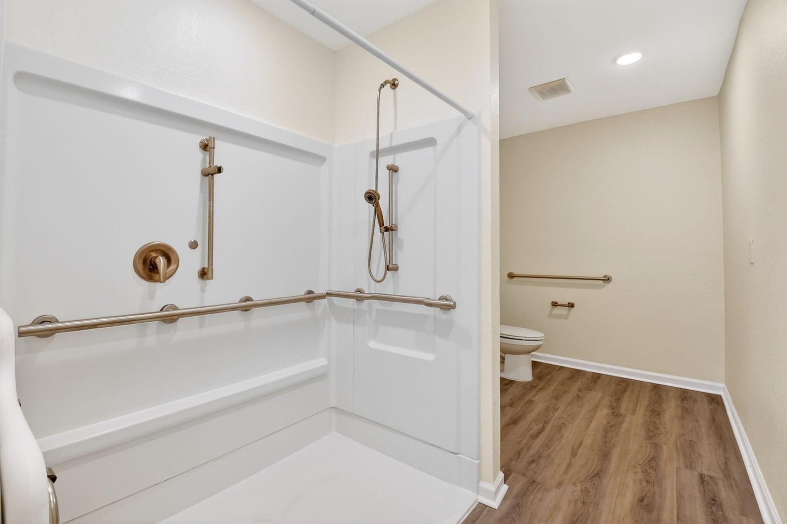 Building Photo - 857 W 3rd St