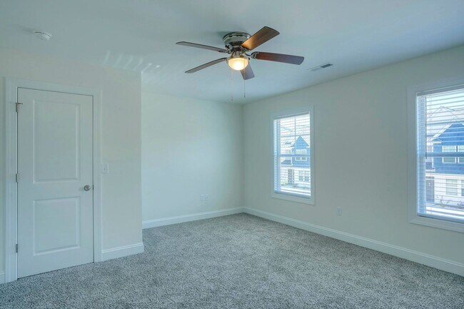 Building Photo - 315 Starfish Ln